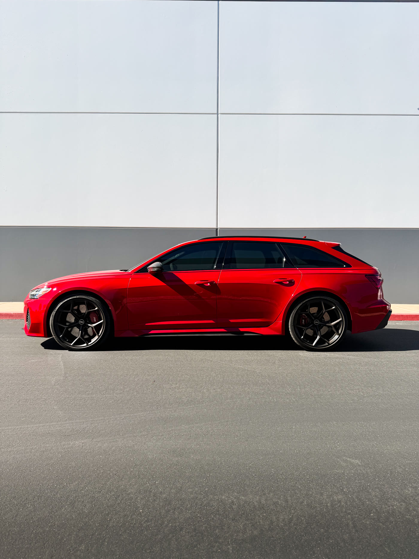 Gloss red Audi RS6